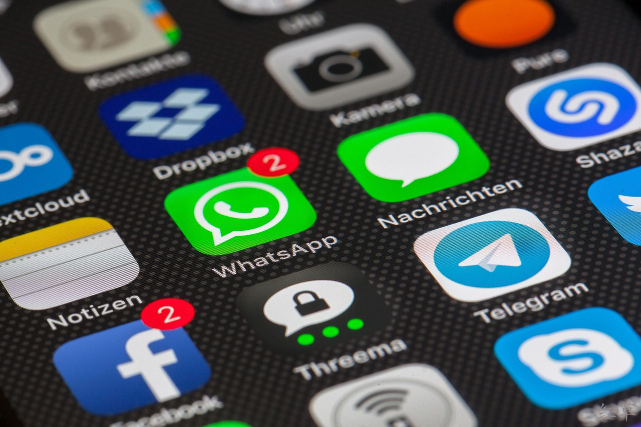 互联网, whatsapp, 智能手机, 沟通, 电话, 联网, app, 聊天, 移动的, 网络, 全球的, 移动, iphone, ios, 打个电话, 社区, 社交媒体, 多媒体, 即时通讯, 触摸屏, 简单消息, 即时聊天, 电报, 社会网络, 写, 信使, 媒体, 社会的, 互联网, 互联网, 互联网, 互联网, 沟通, 电话, 聊天, 聊天, 聊天, 聊天, 网络, 网络, 网络, 网络, 网络, 社区, 媒体